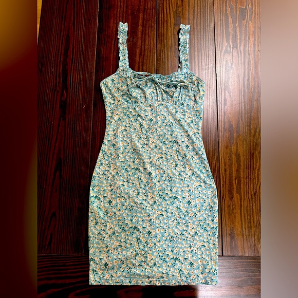 Dresses & Skirts - Floral Mini Dress